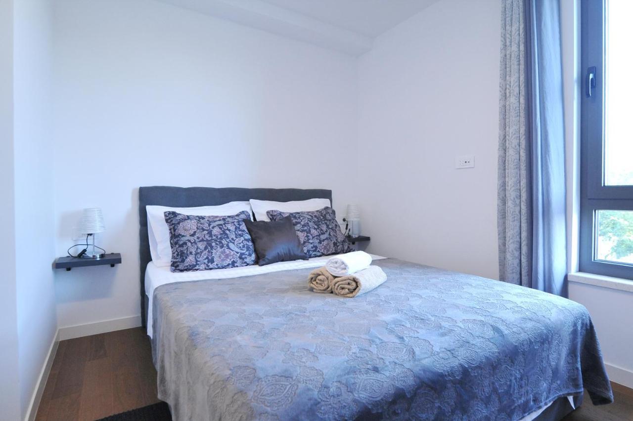 Novi Apartman Beti Blizu Plaze S Besplatnim Parkingom, Puntamika - Appartement
