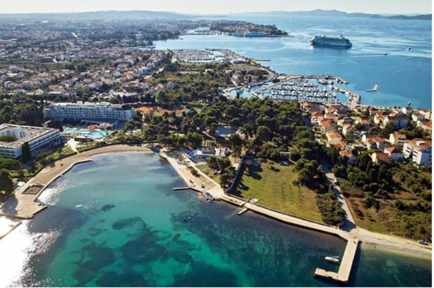 Novi Apartman Beti Blizu Plaze S Besplatnim Parkingom, Puntamika -
